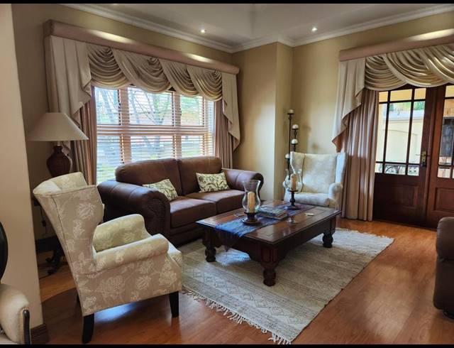 5 BEDROOM HOUSE FOR SALE IN MORELETAPARK